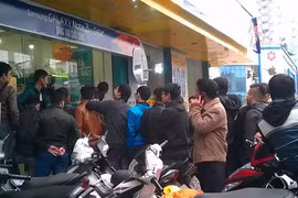 Mua iPhone 5S: bi hài nhiều chuyện