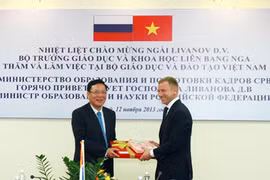 Nga giúp Việt Nam đào tạo khoa học công nghệ hạt nhân