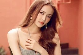 Trương Mỹ Nhân có sai khi tố mẹ cờ bạc nợ nần?