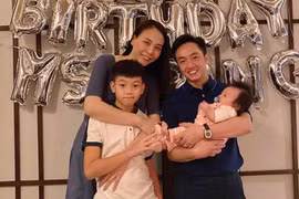 Đàm Thu Trang tặng cho con gái 4 tháng tuổi túi hàng hiệu khắc tên riêng