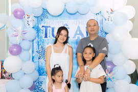 Phạm Quỳnh Anh hội ngộ chồng cũ mừng sinh nhật con gái út