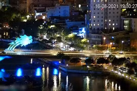 Đêm đầu tiên Đà Nẵng "ai ở đâu ở yên đó" qua "mắt thần" thành phố