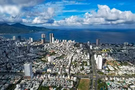 Phố phường Đà Nẵng yên vắng khi 'ai ở đâu thì ở đó'