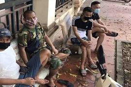 Tụ tập ăn nhậu, 5 người đàn ông tại Bắc Giang bị phạt 200 triệu đồng