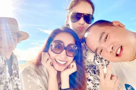 3 tháng bị kẹt ở đảo của gia đình Thúy Hạnh - Minh Khang