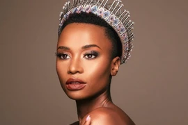 Nhan sắc đương kim Miss Universe sắp trao vương miện cho người kế nhiệm