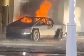 Nội soi công nghệ xe điện Cybertruck Telsa gây tai nạn 