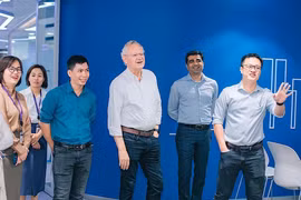 Kỳ quan bùng nổ giới công nghệ... đội ngũ kỹ sư Việt đứng sau