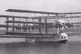 Kỳ dị máy bay 9 cánh tham vọng băng qua Đại Tây Dương