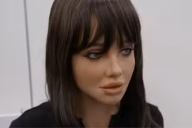 Robot “hotgirl” tích hợp ChatGPT giá gần 4 tỷ, dân mạng chê tơi tả vì...