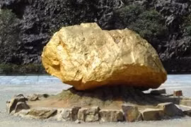 Tảng vàng “lộ thiên” 45 tấn nằm sát Việt Nam, đố ai dám xâm phạm 