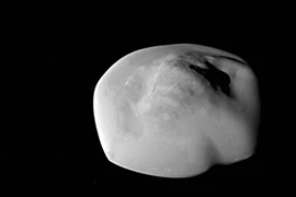 Vành đai của Sao Thổ xuất hiện đĩa bay ngoài hành tinh?