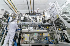 Kinh ngạc cỗ máy “nóng hơn cả Mặt trời” tạo ra chip cho tương lai 
