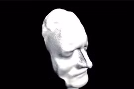 Dùng “mặt nạ tử thần” tái hiện thiên tài Isaac Newton, sững sờ cái kết 