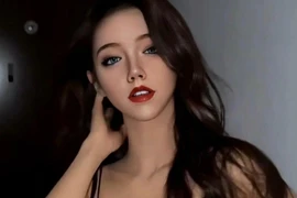 Nữ coser Việt được ví AI sống, khoe body gây bão mạng 