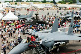 Một vòng tham quan triển lãm hàng không Singapore