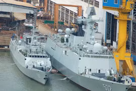 Trinh sát nhà máy “đẻ” tàu chiến của Trung Quốc