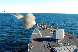 Kinh sợ uy lực hải pháo 127mm trên chiến hạm Mỹ