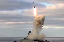 Ấn tượng chiến hạm Buyan-M Nga phóng tên lửa siêu thanh 3M-54