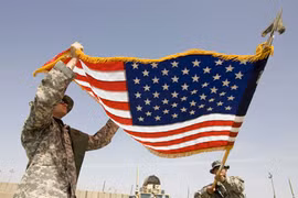 Tiết lộ “sốc”, QĐ Mỹ dùng toàn quốc kỳ “made in China”