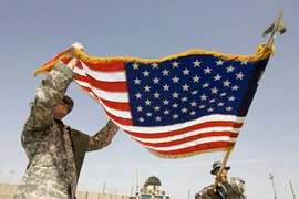 Tiết lộ “sốc”, QĐ Mỹ dùng toàn quốc kỳ “made in China”