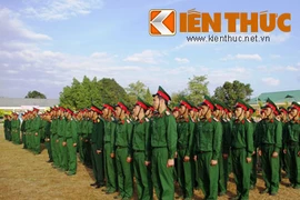 Tân binh Quân đội Việt Nam bước vào huấn luyện