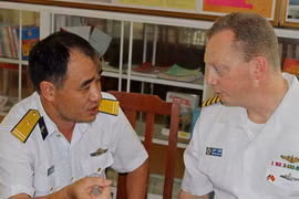 Hải quân Việt – Mỹ thảo luận kỹ thuật cứu hộ tàu ngầm