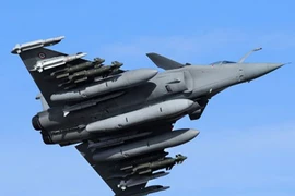 Tiêm kích Rafale mang đầy đủ “hàng nóng“