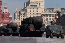 Xem Quân đội Nga luyện tập chuẩn bị duyệt binh 9/5 