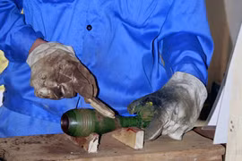 Tận mắt việc bảo dưỡng đạn pháo, cối của QĐ Việt Nam