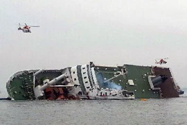  Hiện trường tàu chở 472 hành khách Hàn Quốc chìm trên biển