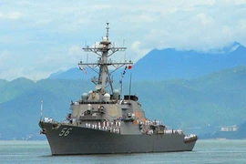 Chiến hạm Aegis Hải quân Mỹ cập cảng Tiên Sa