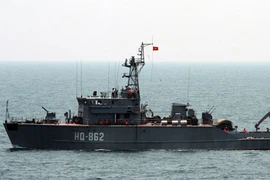  Chiến hạm Mỹ - Việt Nam diễn tập cứu nạn trên Biển Đông