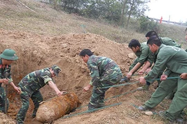 Phát hiện, xử lý 2 quả bom 360kg ở Quảng Bình