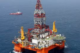 Trung Quốc lại tăng mạnh số tàu quanh giàn khoan trái phép