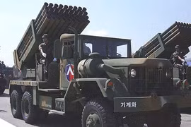 Hàn Quốc phát triển pháo phản lực “chọi” Triều Tiên