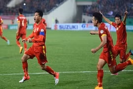 Việt Nam 2-4 Malaysia: Ác mộng trên sân Mỹ Đình