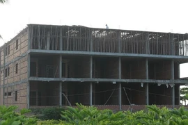 Nhức mắt khách sạn ồ ạt xây trái phép ở đảo Lý Sơn