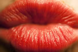 Cảnh báo son môi Trung Quốc chứa hóa chất độc hại