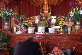 Video: Sắp xếp bàn thờ gia tiên chuẩn nhất để cả đời bình an