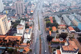 Cận cảnh lô cốt "khủng" giữa đường Trường Chinh, nguy cơ ùn tắc kinh hoàng