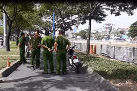 Thả cá phóng sinh, rụng rời phát hiện xác người dưới kênh