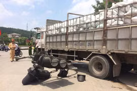 Ám ảnh hiện trường xe tải tông liên hoàn xe máy, bốt CSGT