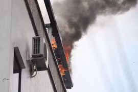 Hà Nội: Cháy khách sạn Momizi, khách nước ngoài chạy tán loạn