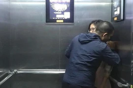 Người đi xe đạp vượt đèn đỏ bị xe tải đâm tử vong