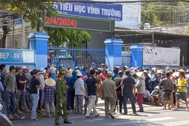 Bé gái lớp 5 sùi bọt mép rồi tử vong thương tâm sau ăn sáng trước cổng trường