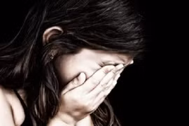 Nữ sinh bị thầy giáo xâm hại nhiều lần ảnh hưởng tinh thần phải lưu ban