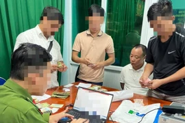 Người bán cháo lòng 'nổ' là đại tá ở Cục C02 lừa Tú 'ác' hàng tỉ đồng