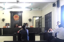 Ngăn hàng xóm đốt rác trước cổng dẫn đến xô xát, 1 phụ nữ bị tuyên 6 tháng tù