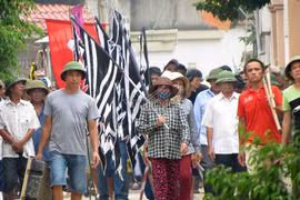 Chìm tàu cá ở Bạch Long Vĩ, trắng khăn tang tiễn nạn nhân về đất mẹ